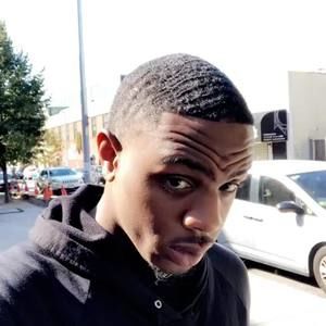 Meet your Posher, Dee